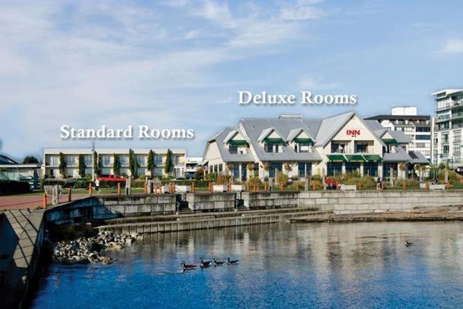 Sidney Waterfront Inn & Suites Екстер'єр фото