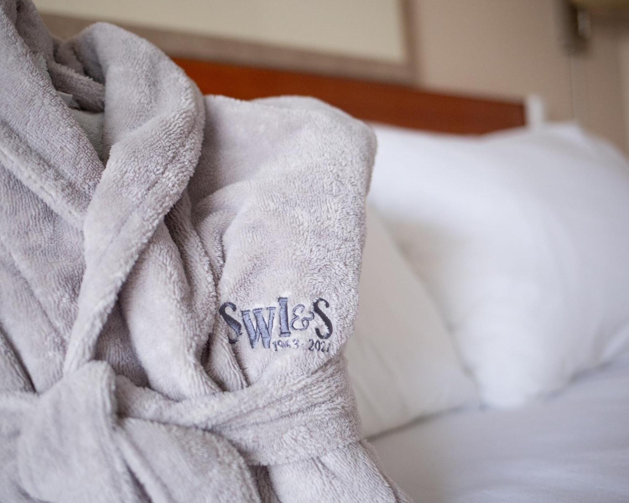 Sidney Waterfront Inn & Suites Екстер'єр фото