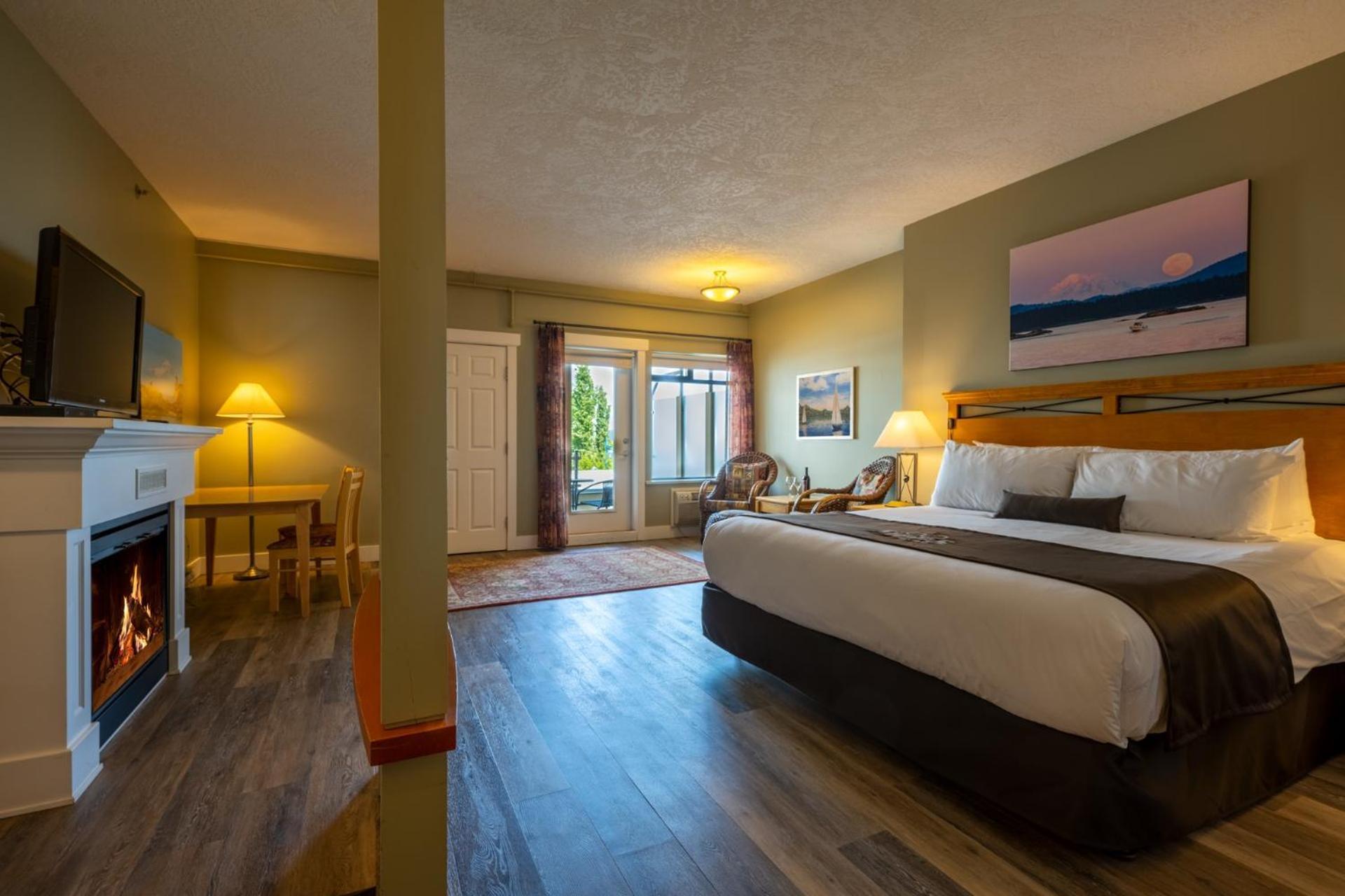 Sidney Waterfront Inn & Suites Екстер'єр фото